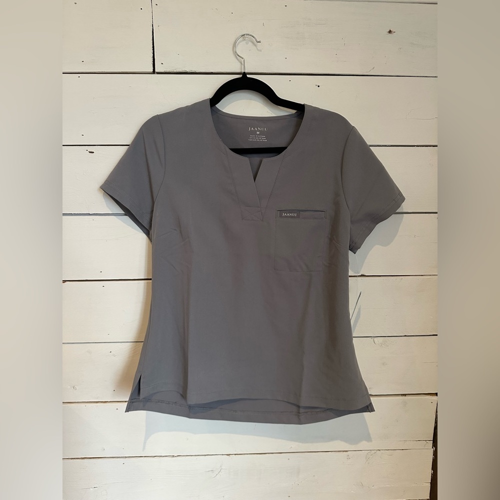 Jaanuu Scrub Top